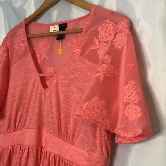 TORRID Short Sleeve Floral Lace Coral Top Size 0 (M) - Picture 5 of 11